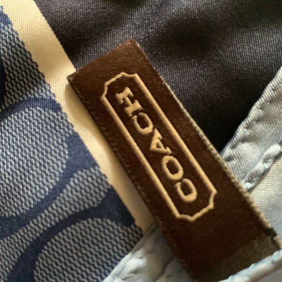 Coach silk signature scarf - Picture 3 of 9